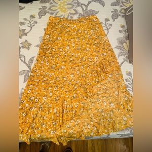Floral skirt with tags, never worn (cool material)